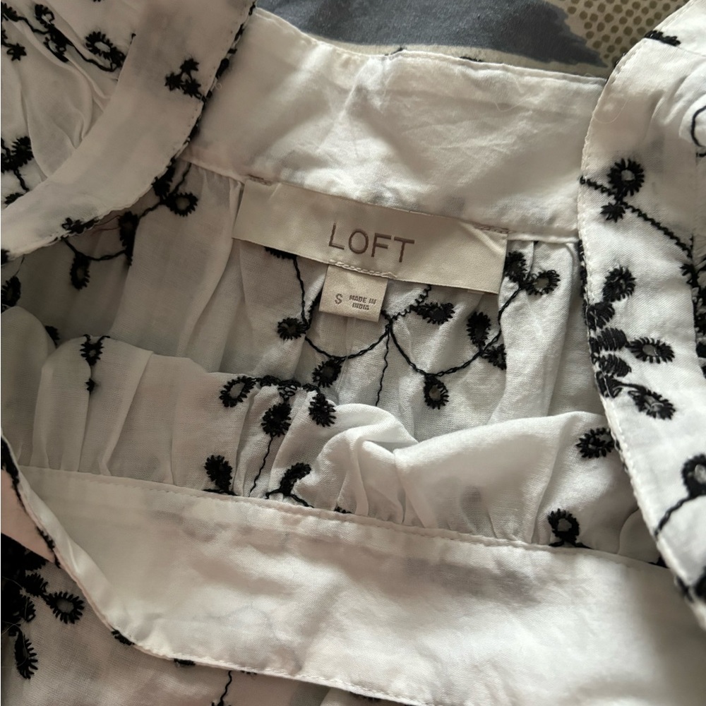 Embroidered Top - Picture 3 of 4
